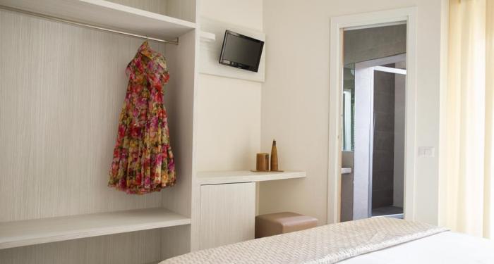 hotelclarariccione en hotel-clara-rooms 012